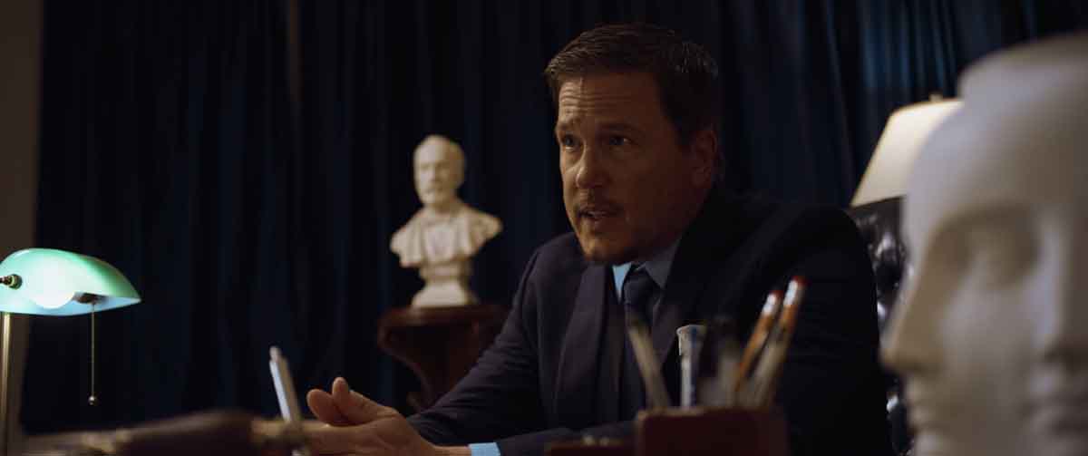 Actor Lochlyn Munro